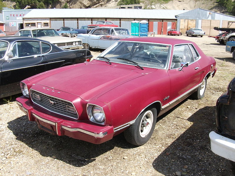 Bright Red (Vermilion) 1976 Ford Mustang