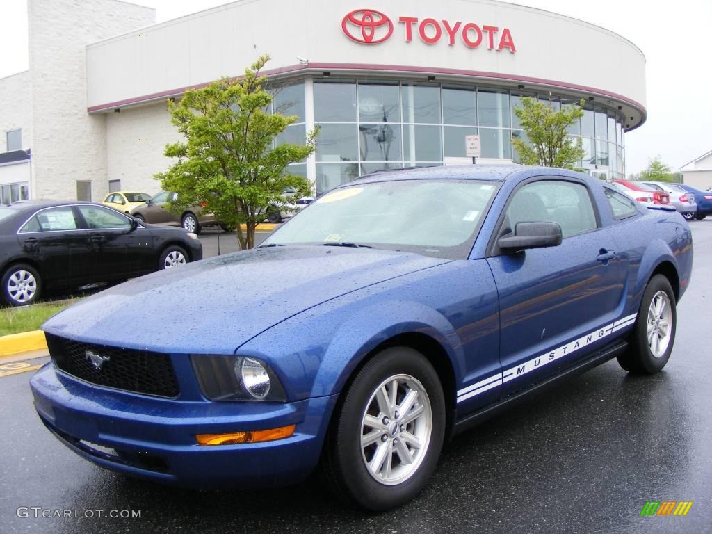 Vista Blue 2007 Ford Mustang