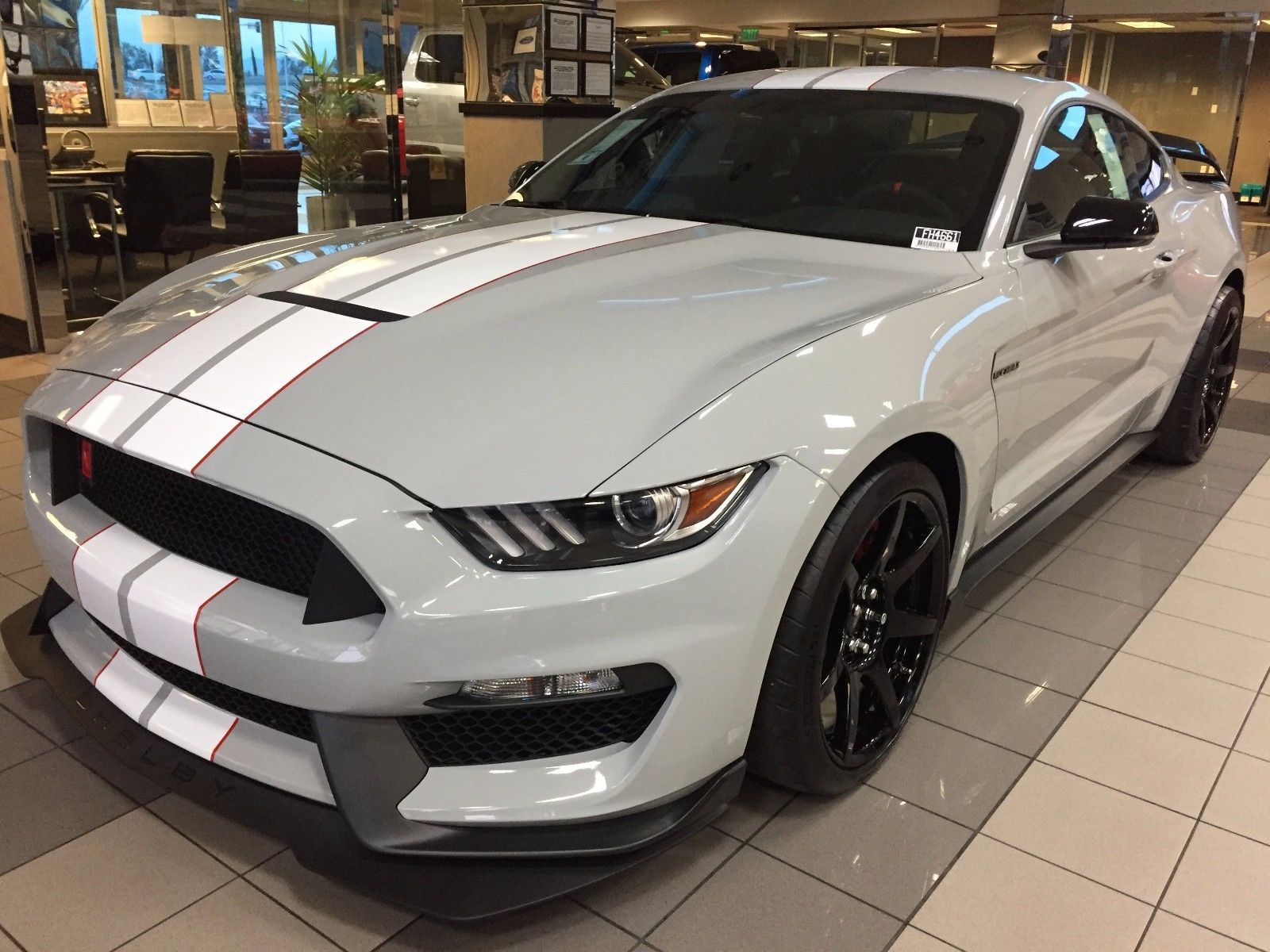 Avalanche 2017 Ford Mustang