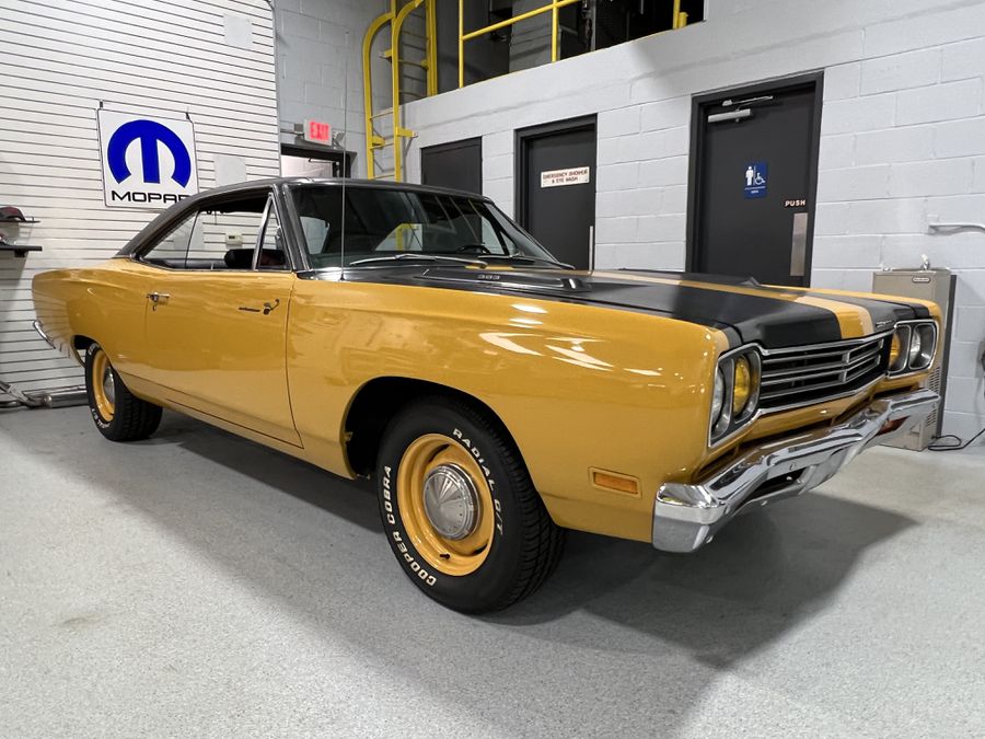 Spanish Gold 1969 Ford Mustang