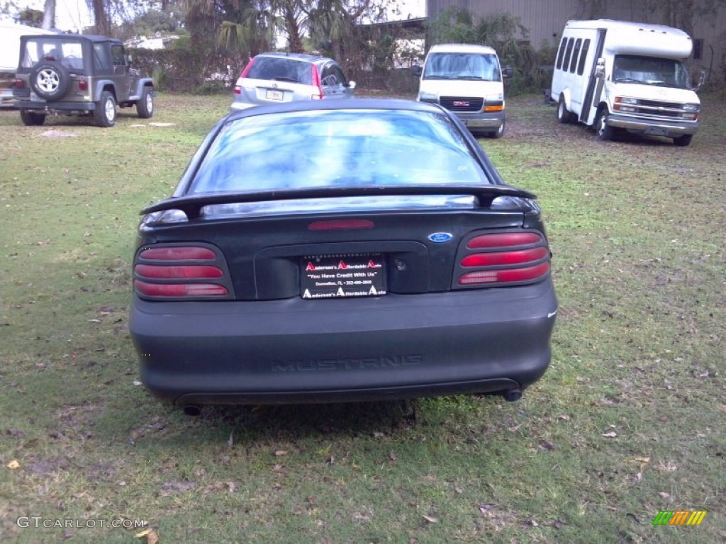 Black 1995 Ford Mustang