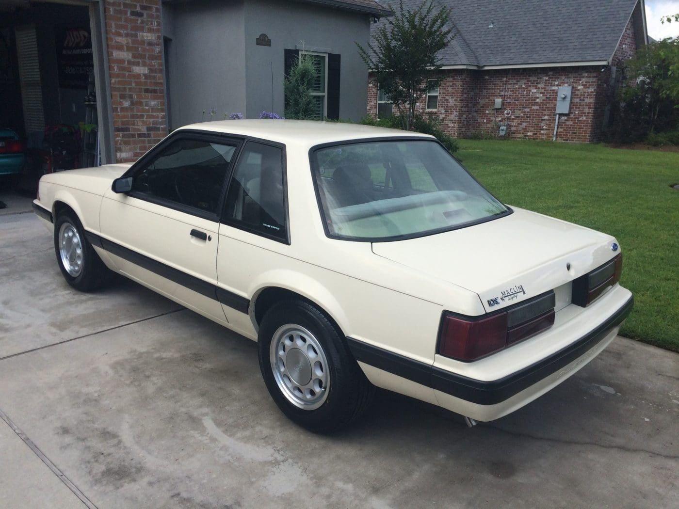 Almond 1989 Ford Mustang