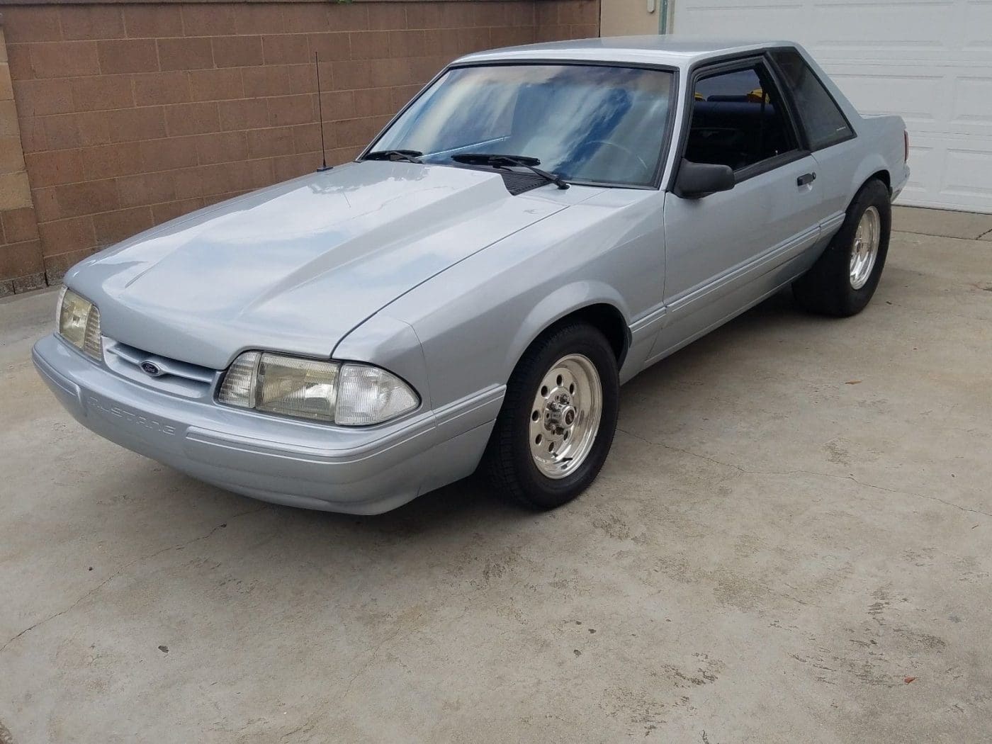 Oxford White 1990 Ford Mustang