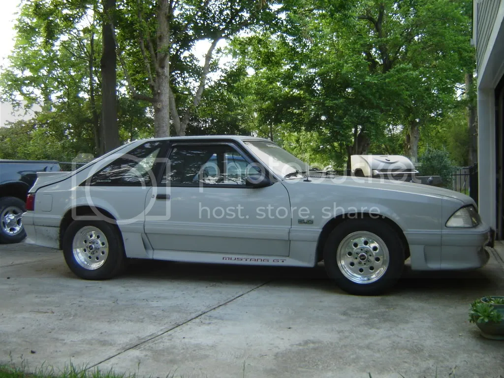 Light Gray (Smoke) 1989 Ford Mustang