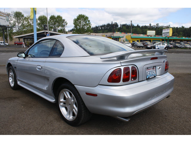 Silver 1998 Ford Mustang