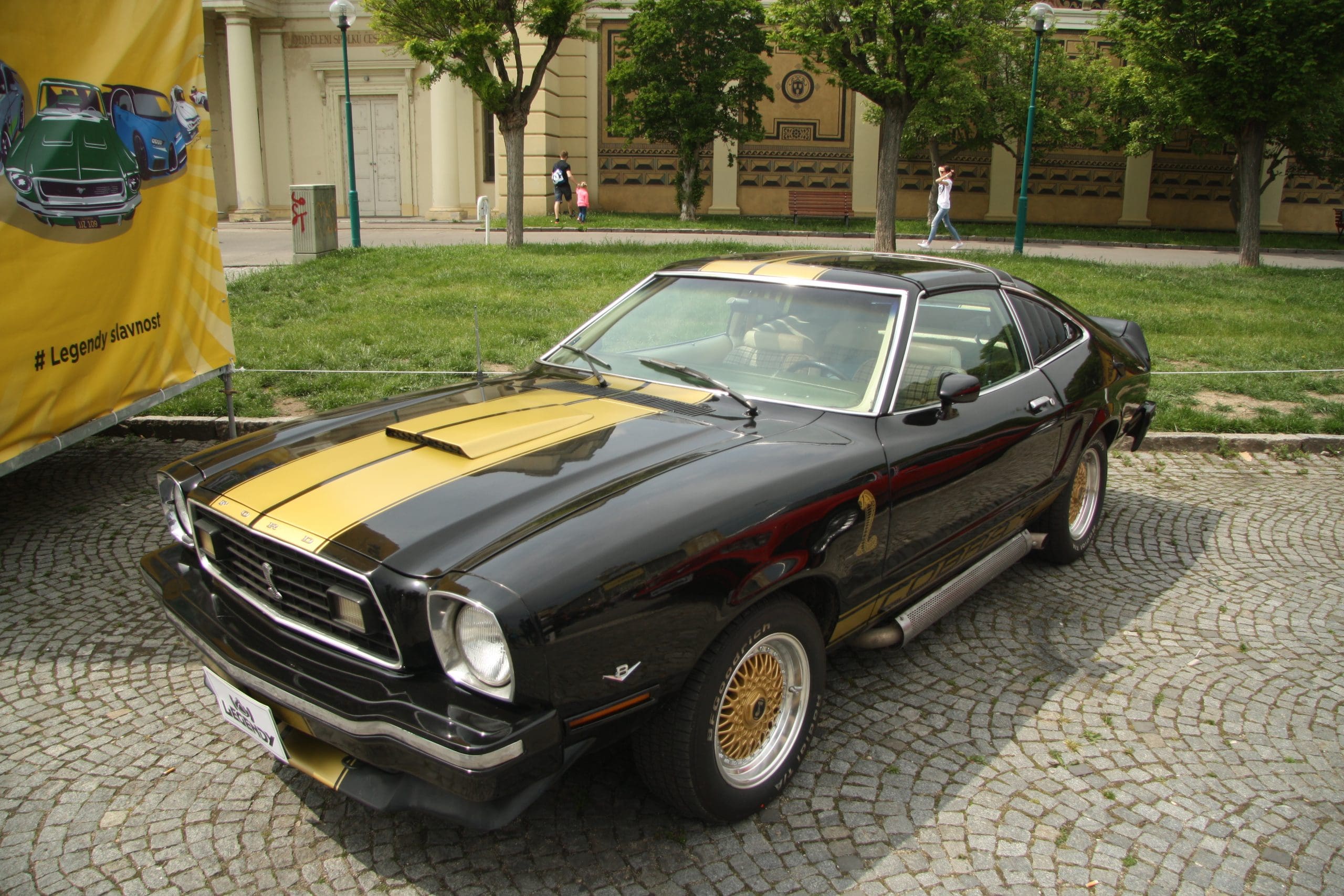 1977 mustang colors