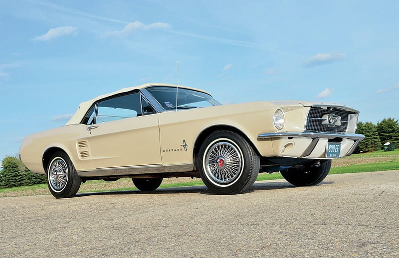 Cream 1967 Ford Mustang