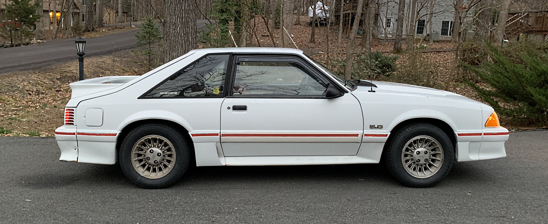 Oxford White 1988 Ford Mustang
