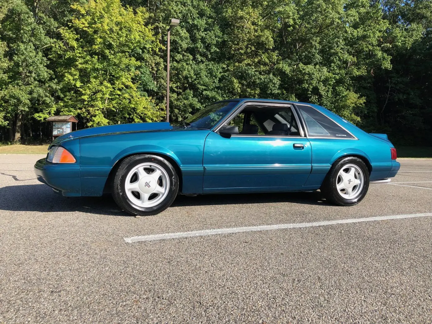Reef Blue 1993 Ford Mustang