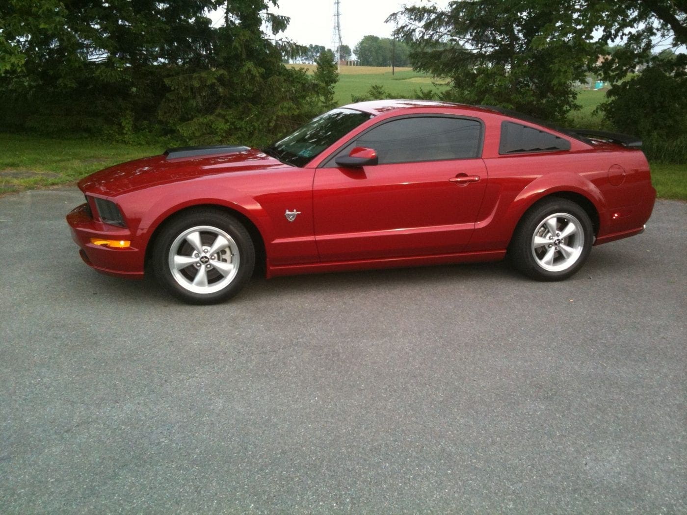 Dark Candy Apple Red 2009 Ford Mustang
