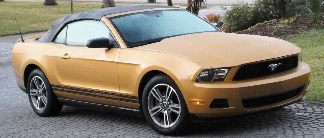 Sunset Gold 2010 Ford Mustang