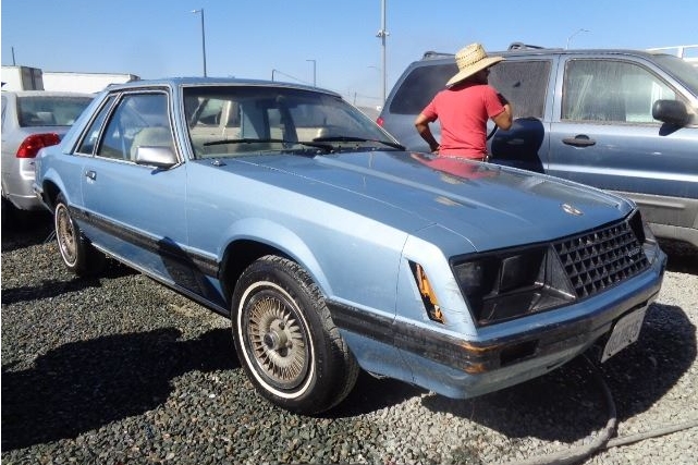 Medium Blue Glow 1982 Ford Mustang