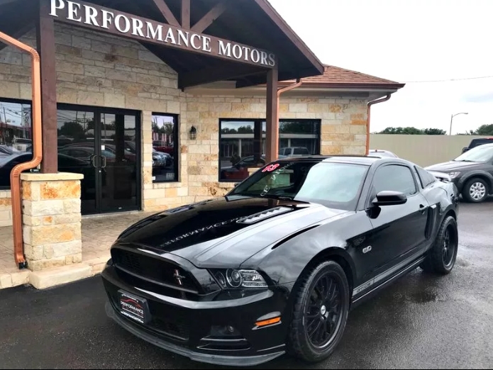 Black 2013 Ford Mustang