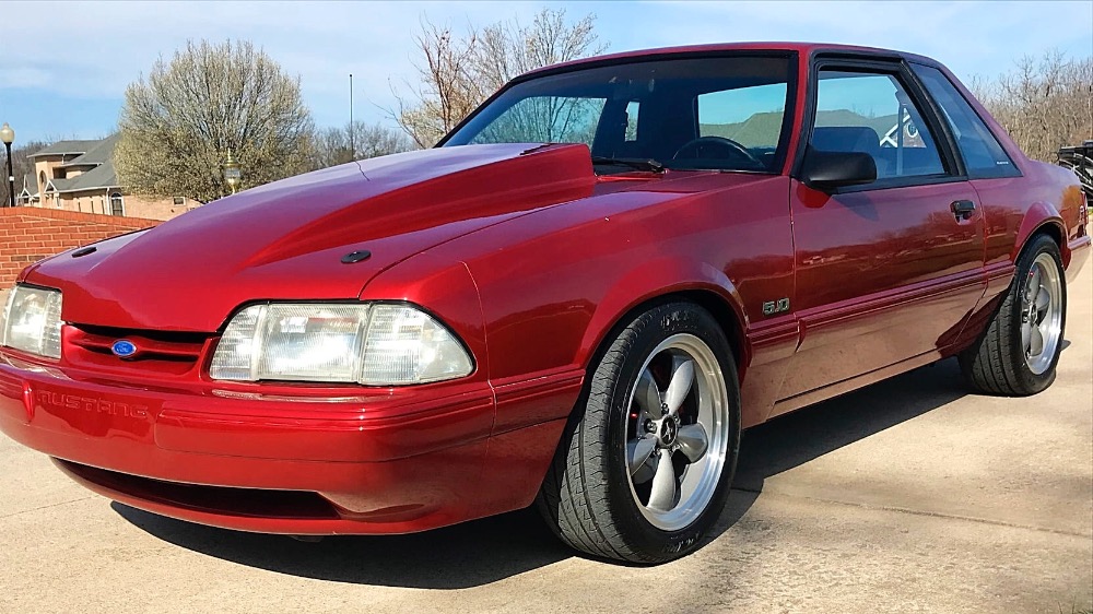 Vermilion 1990 Ford Mustang
