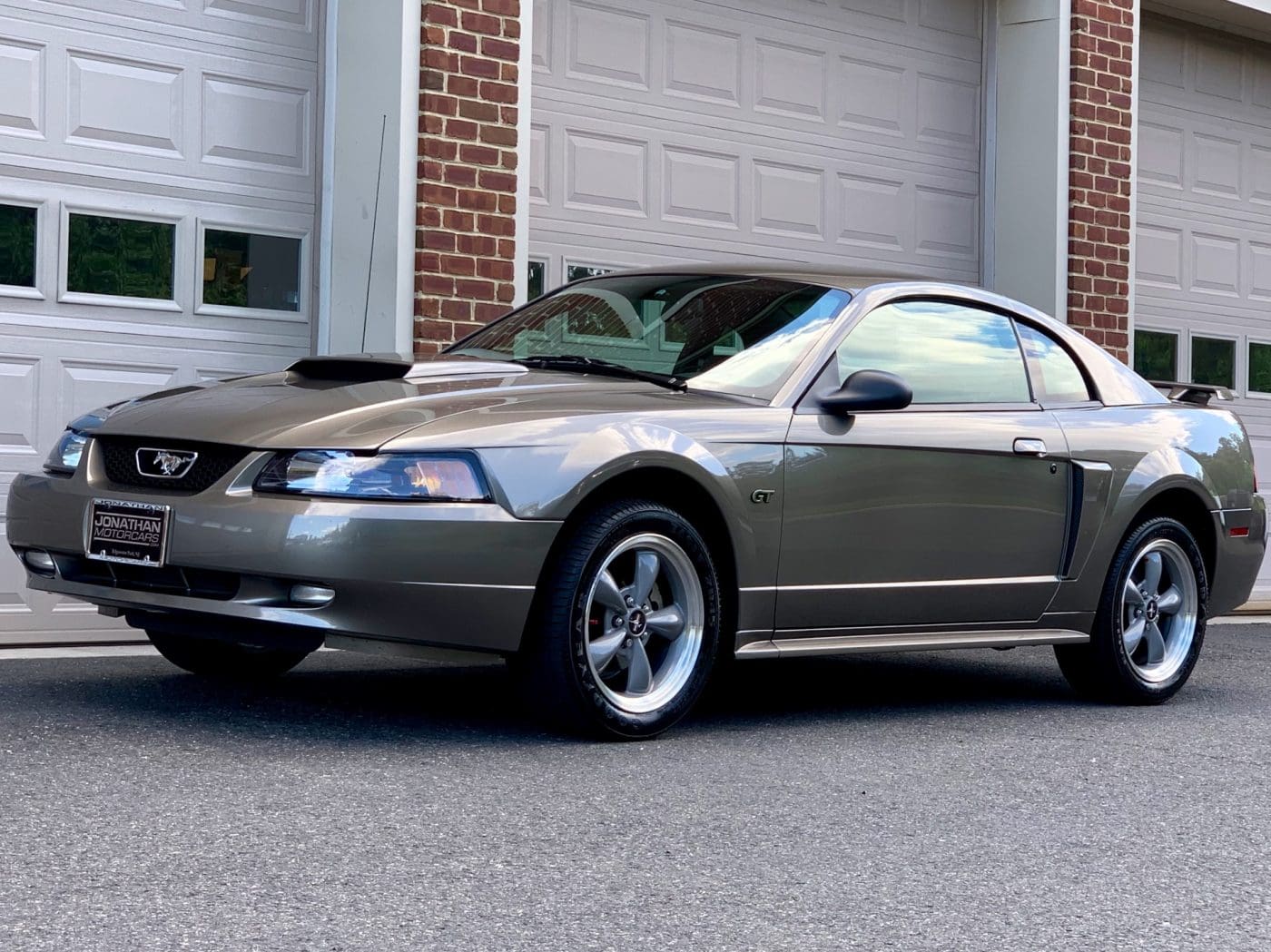 Mineral Gray 2002 Ford Mustang