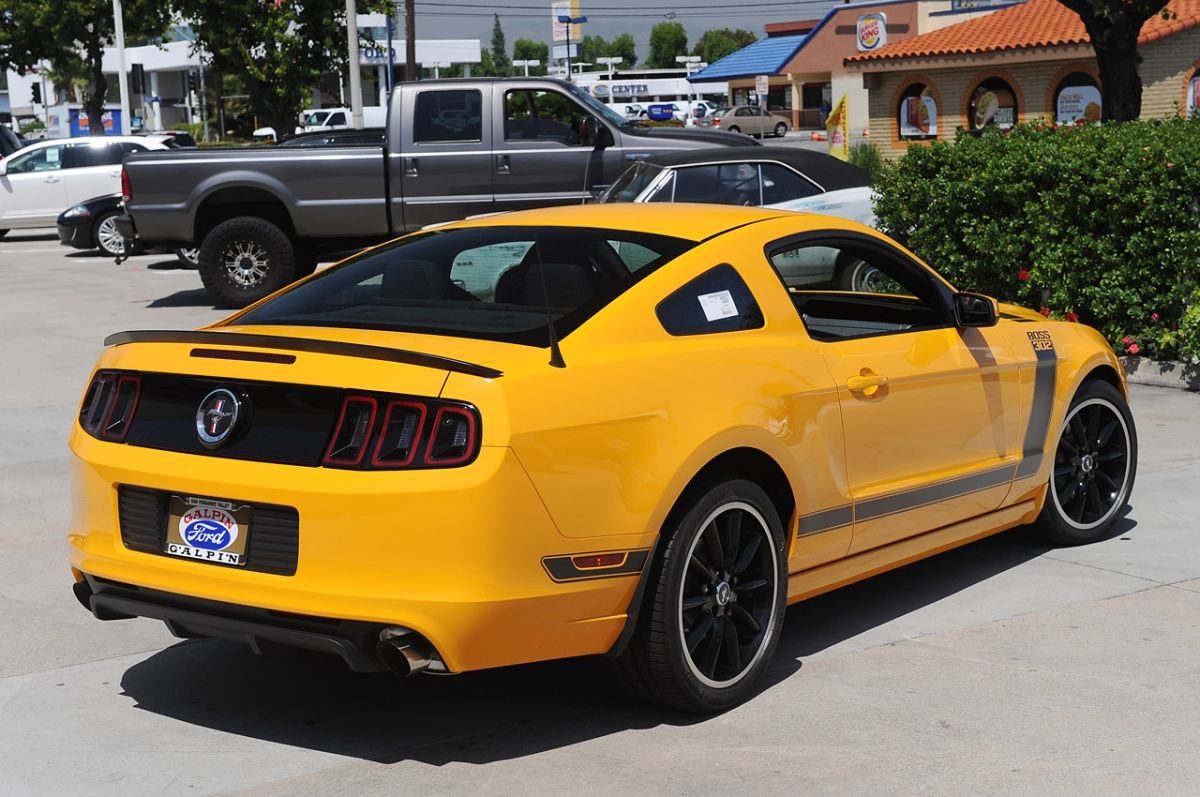 School Bus Yellow 2013 Ford Mustang