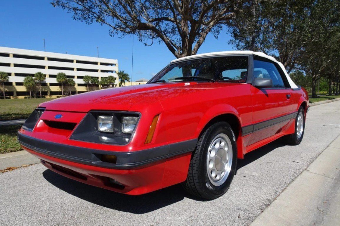 Medium Canyon Red 1986 Ford Mustang