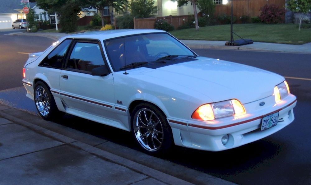 Oxford White 1987 Ford Mustang