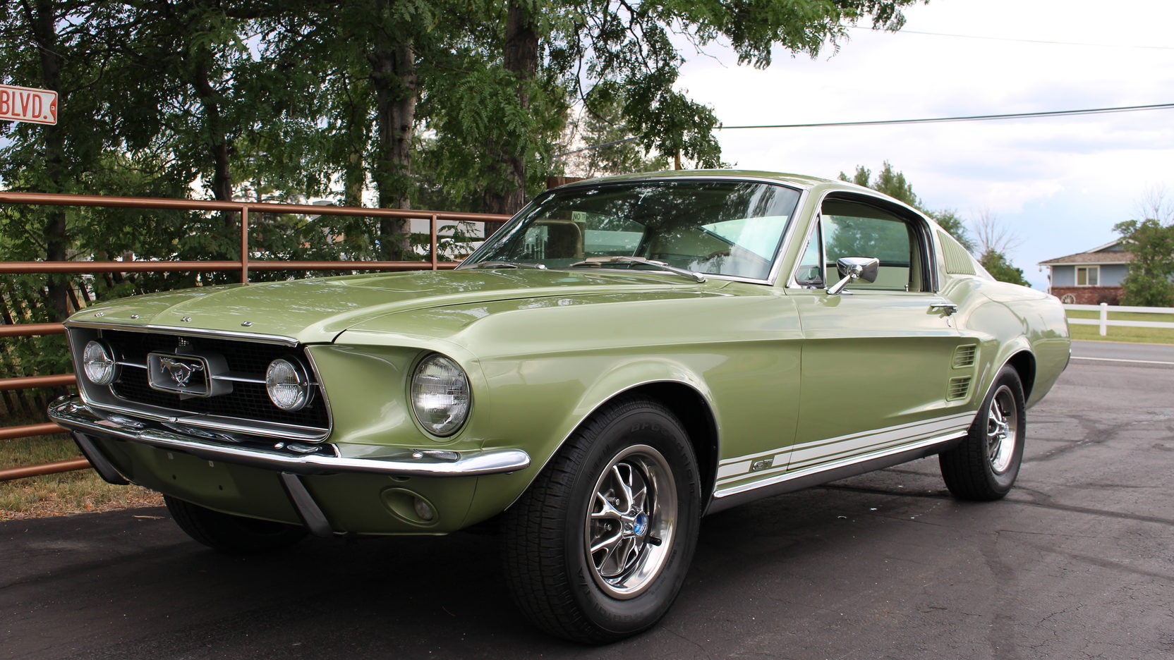 Diamond Green 1967 Ford Mustang