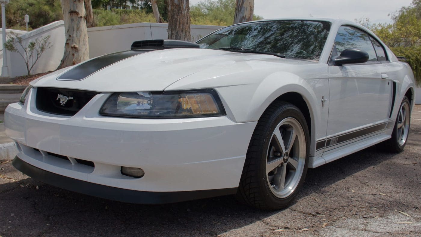 Oxford White 2003 Ford Mustang