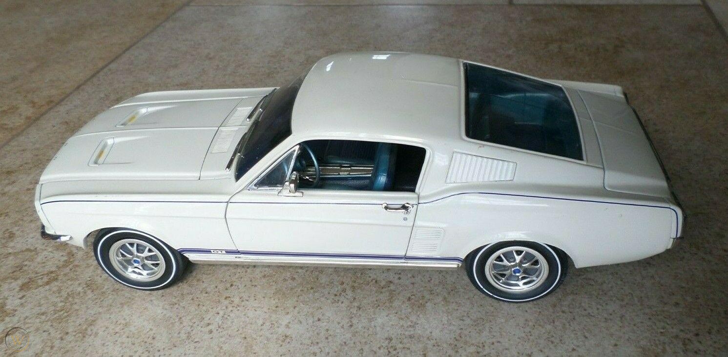 Wimbledon White 1967 Ford Mustang