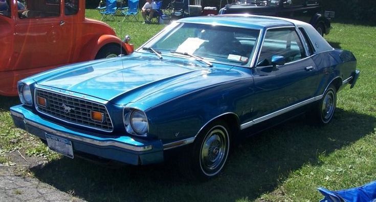 Silver Blue Glow 1976 Ford Mustang