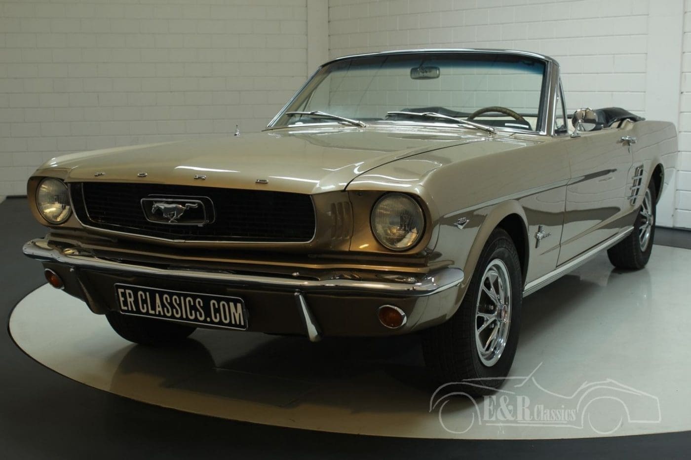 Sauterne Gold 1966 Ford Mustang