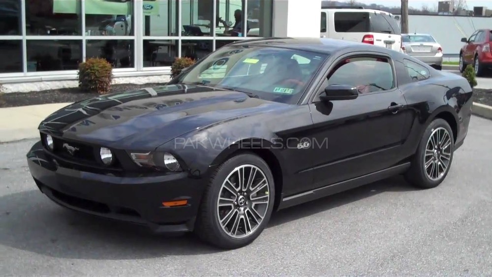 Black 2012 Ford Mustang