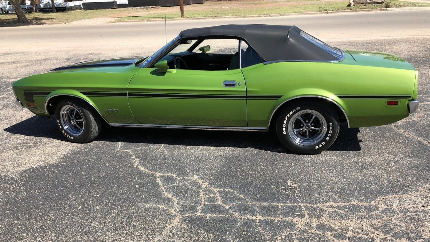 Medium Lime 1972 Ford Mustang