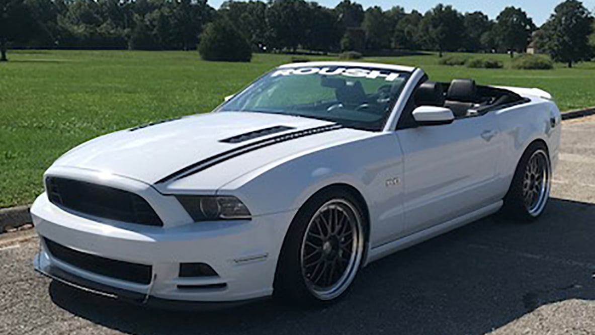 Oxford White 2014 Ford Mustang