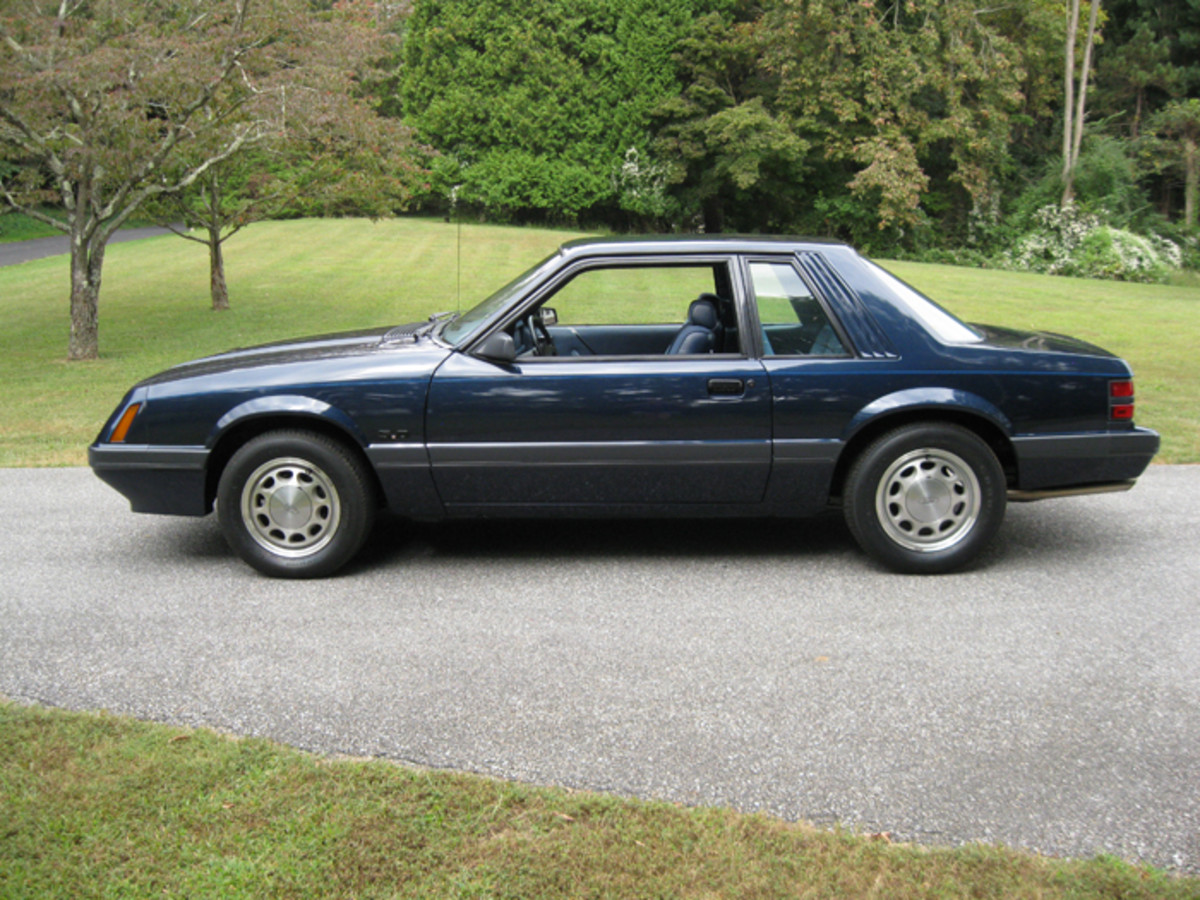 Midnight Blue 1985 Ford Mustang