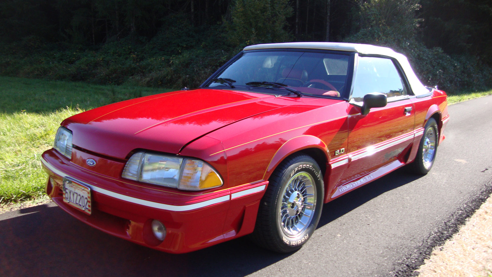 Medium Cabernet 1990 Ford Mustang