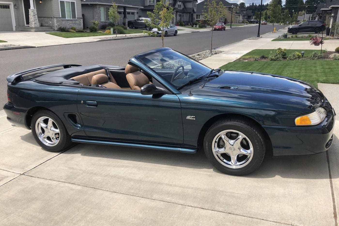 Deep Forest Green 1995 Ford Mustang