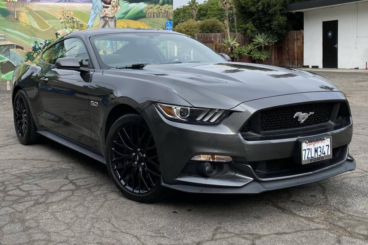Magnetic 2017 Ford Mustang