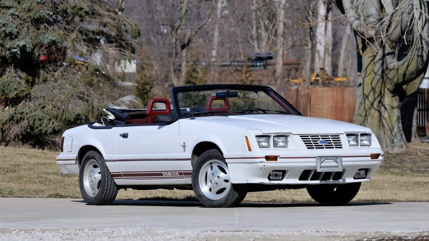 Oxford White 1985 Ford Mustang