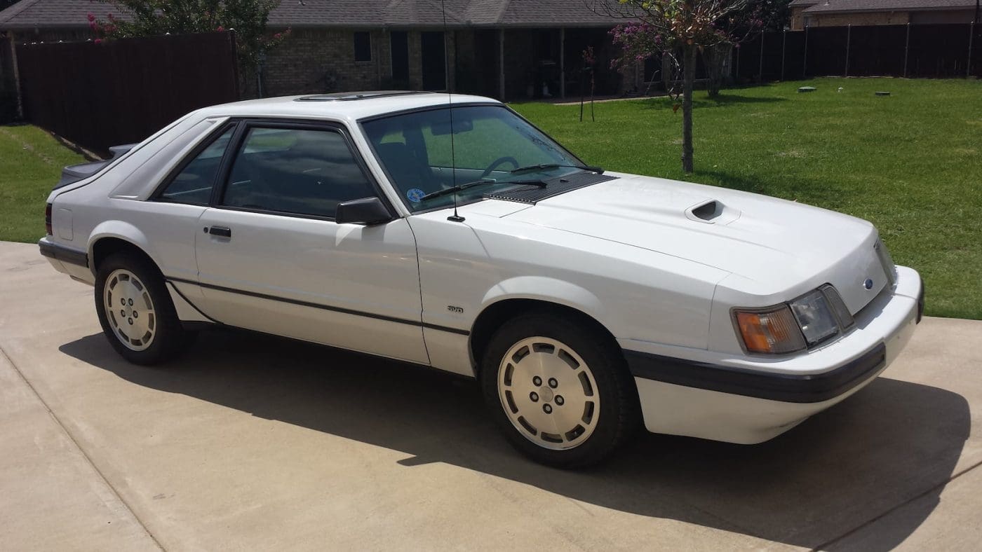 Oxford White 1986 Ford Mustang