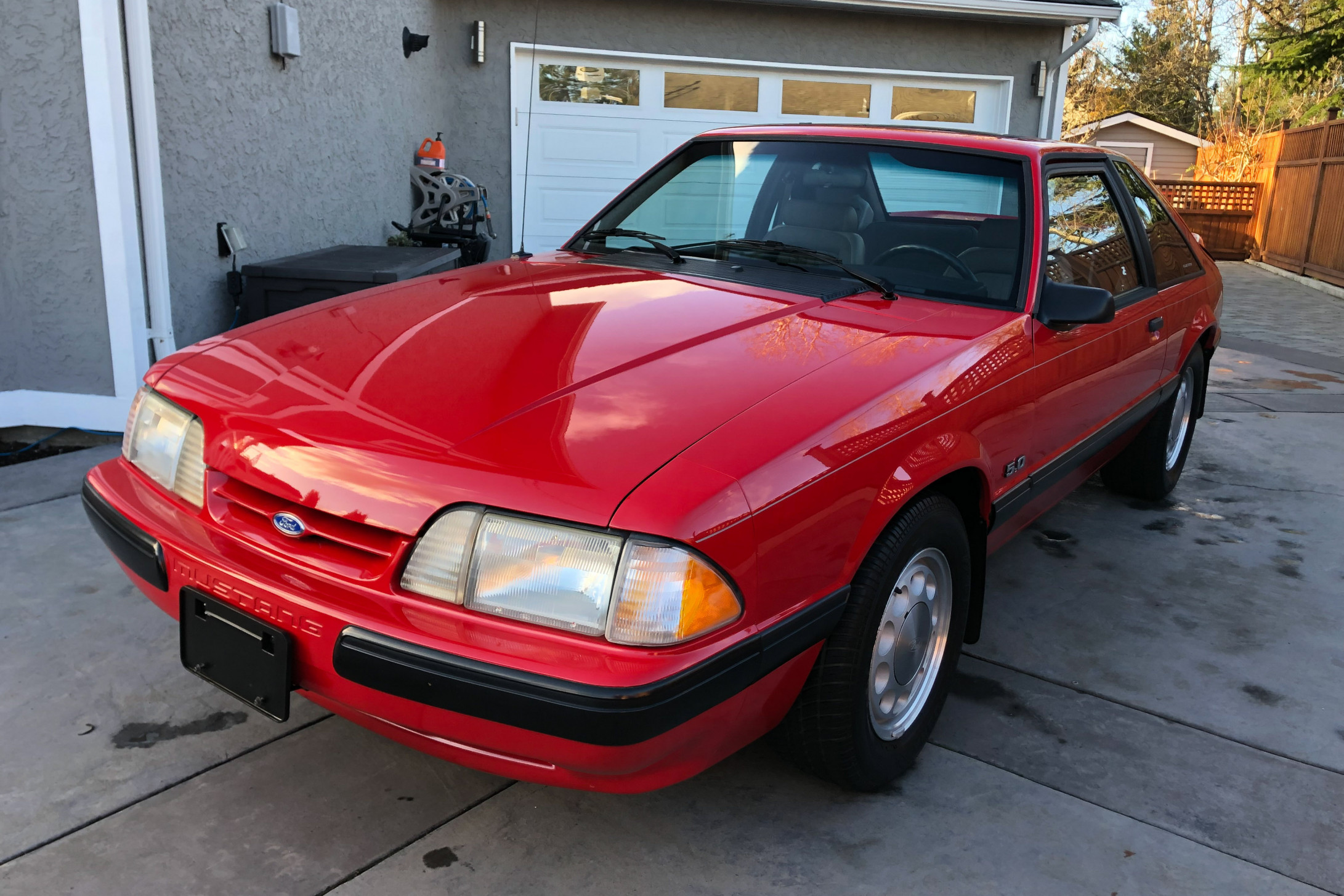 Vermilion 1990 Ford Mustang