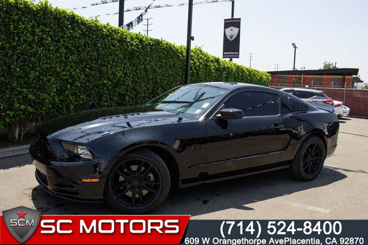 Black 2014 Ford Mustang