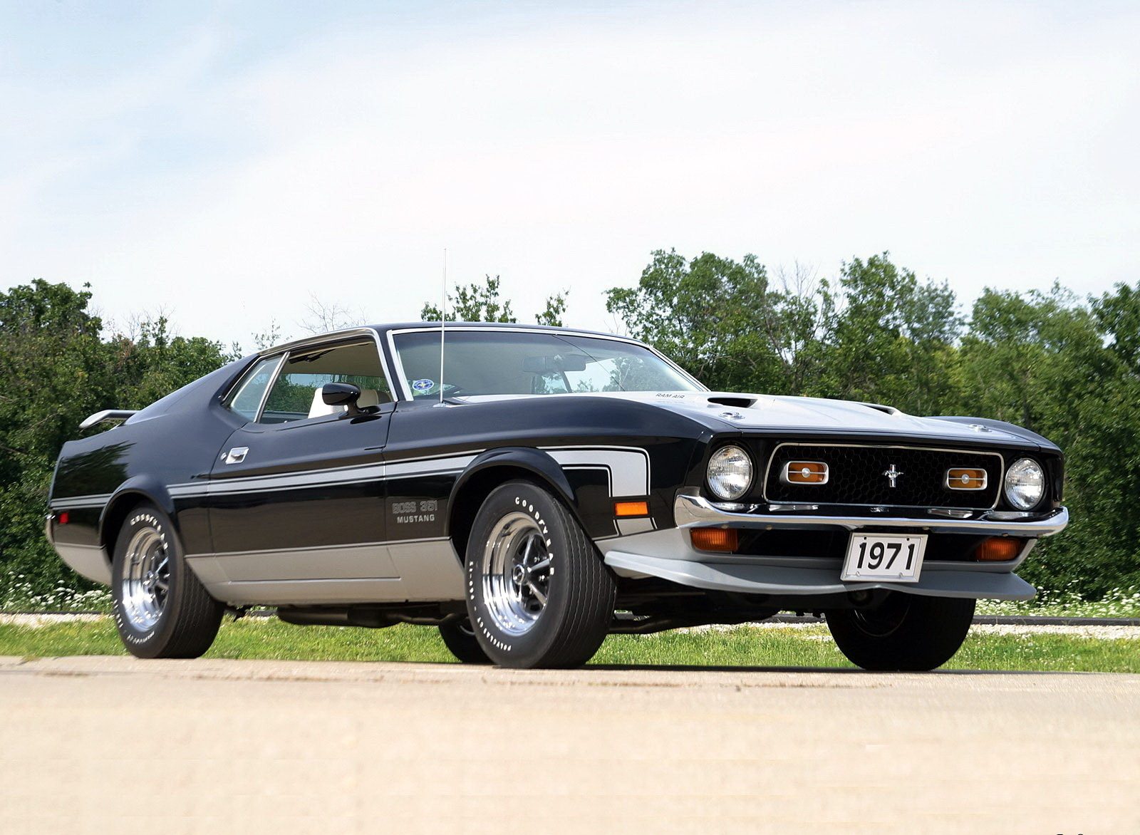 Black 1971 Mustang Boss 351