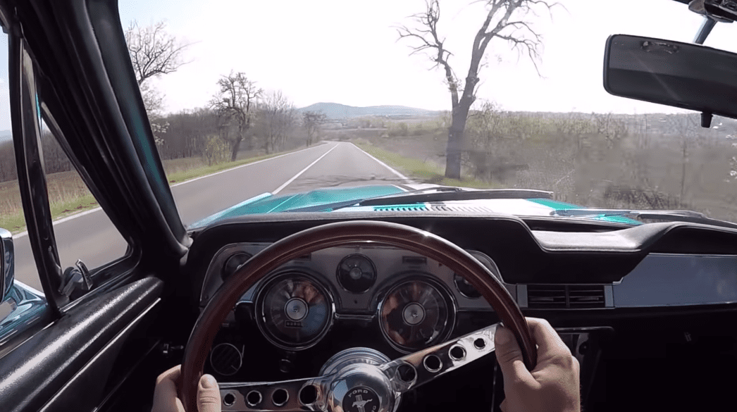 Ford Mustang 1967 289 Acceleration Run