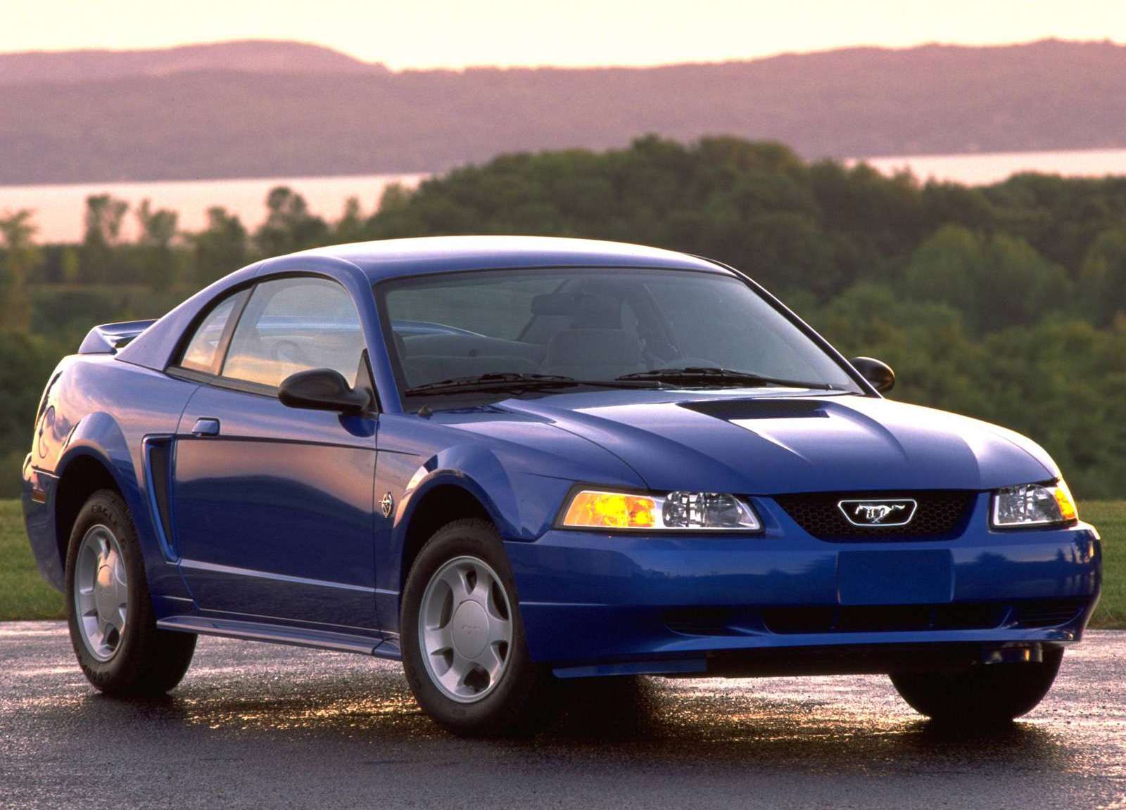 1999 Ford Mustang Research Center