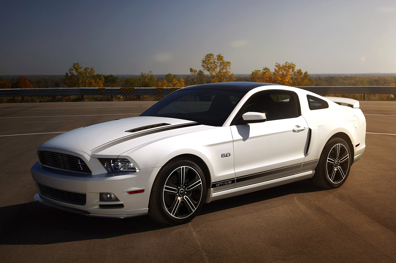 ford mustang v8 5.0 gt 2013