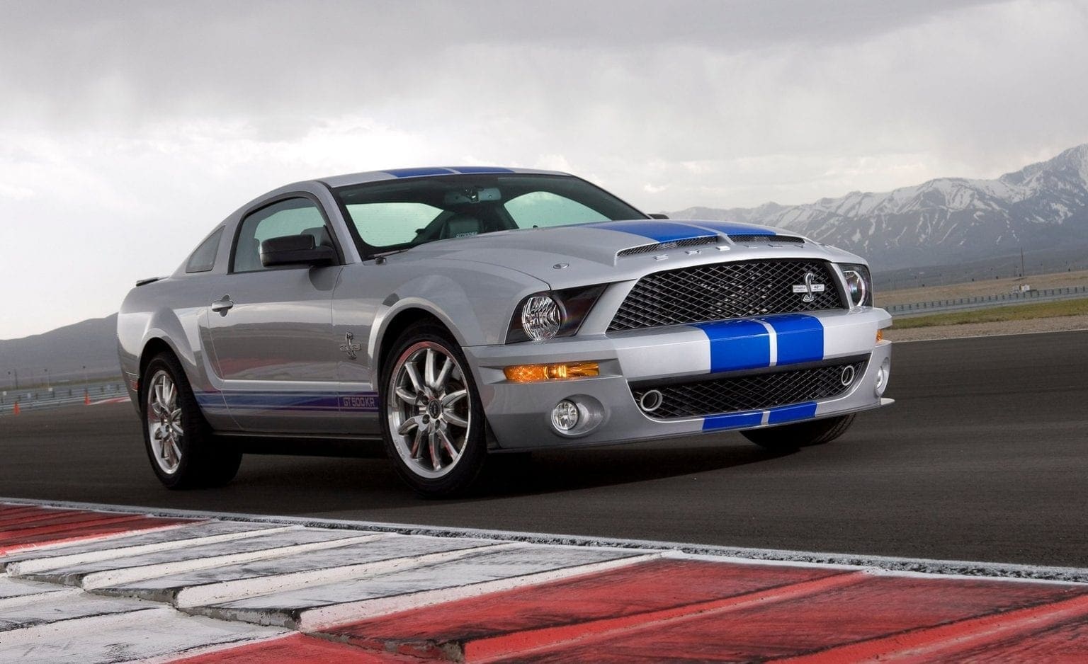 Ford shelby gt500kr