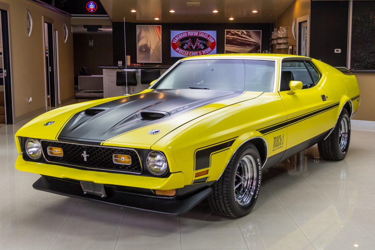 Video: 1971 Ford Mustang Mach 1 In-Depth Look - Mustang Specs