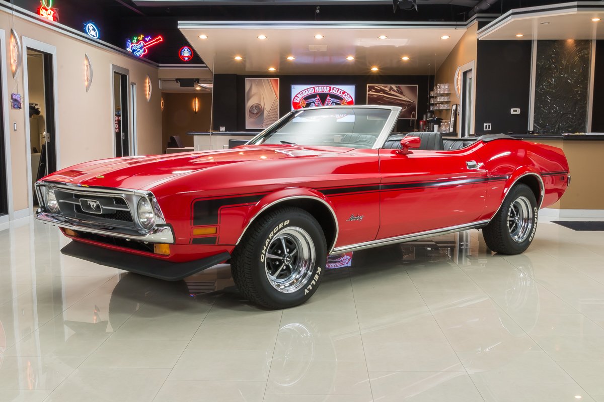 Video: Restored 1972 Ford Mustang Convertible Walkthrough