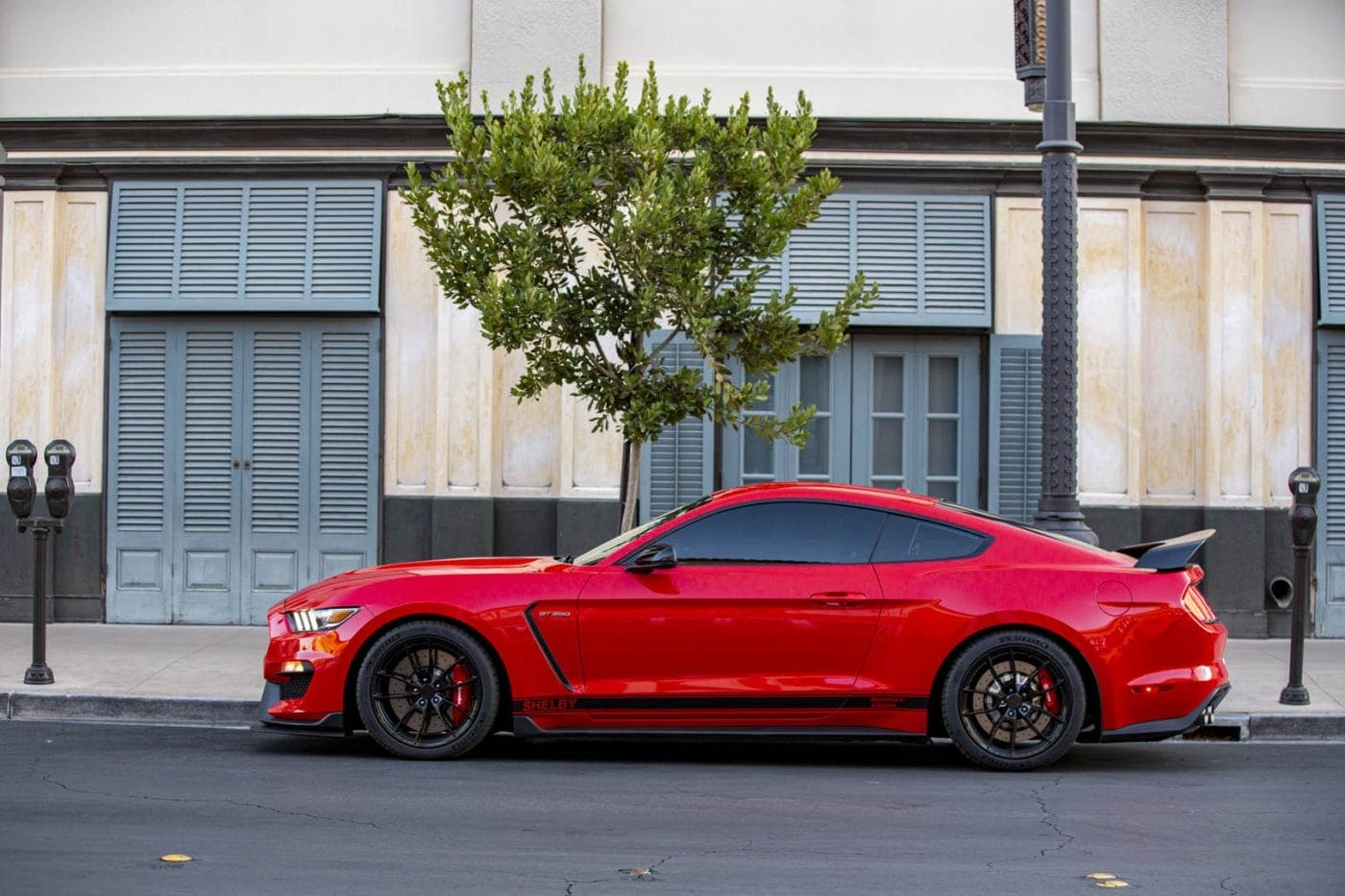 2020 Ford Mustang Research Center