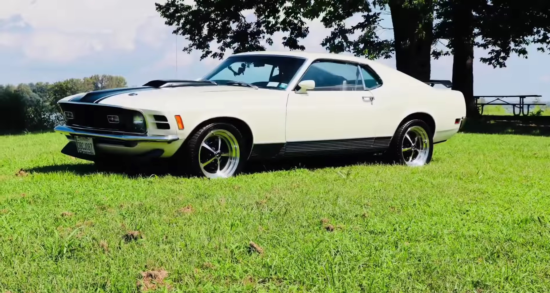 Video: Restored 1970 Ford Mustang Mach 1 Car Review