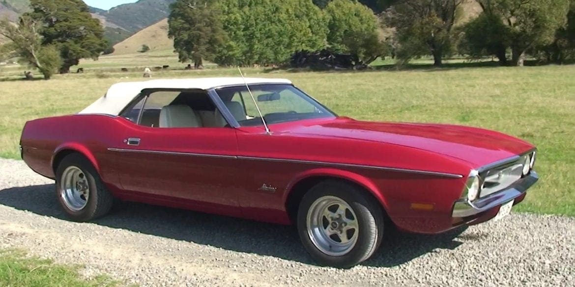 Video: 1971 Ford Mustang Convertible V8 Engine Sound