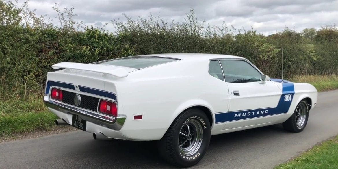 Video: 1972 Ford Mustang 351 Mach 1 Fastback Crazy Revs & Acceleration