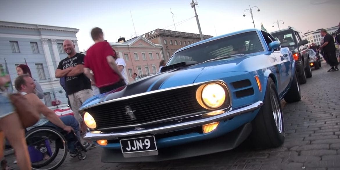 Video: 1970 Ford Mustang Boss 302 V8 Engine Sound